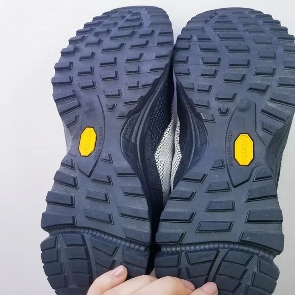 🌸 ROAMens Hiking Shoes, size‎ 42